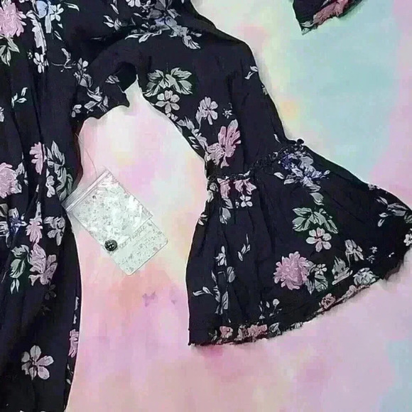 Free People Loretta Oversized Bell Sleeve Blouse - Picture 6 of 7